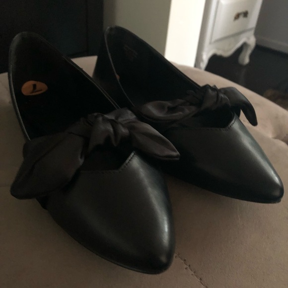 Ribboned bow flats - Picture 1 of 6